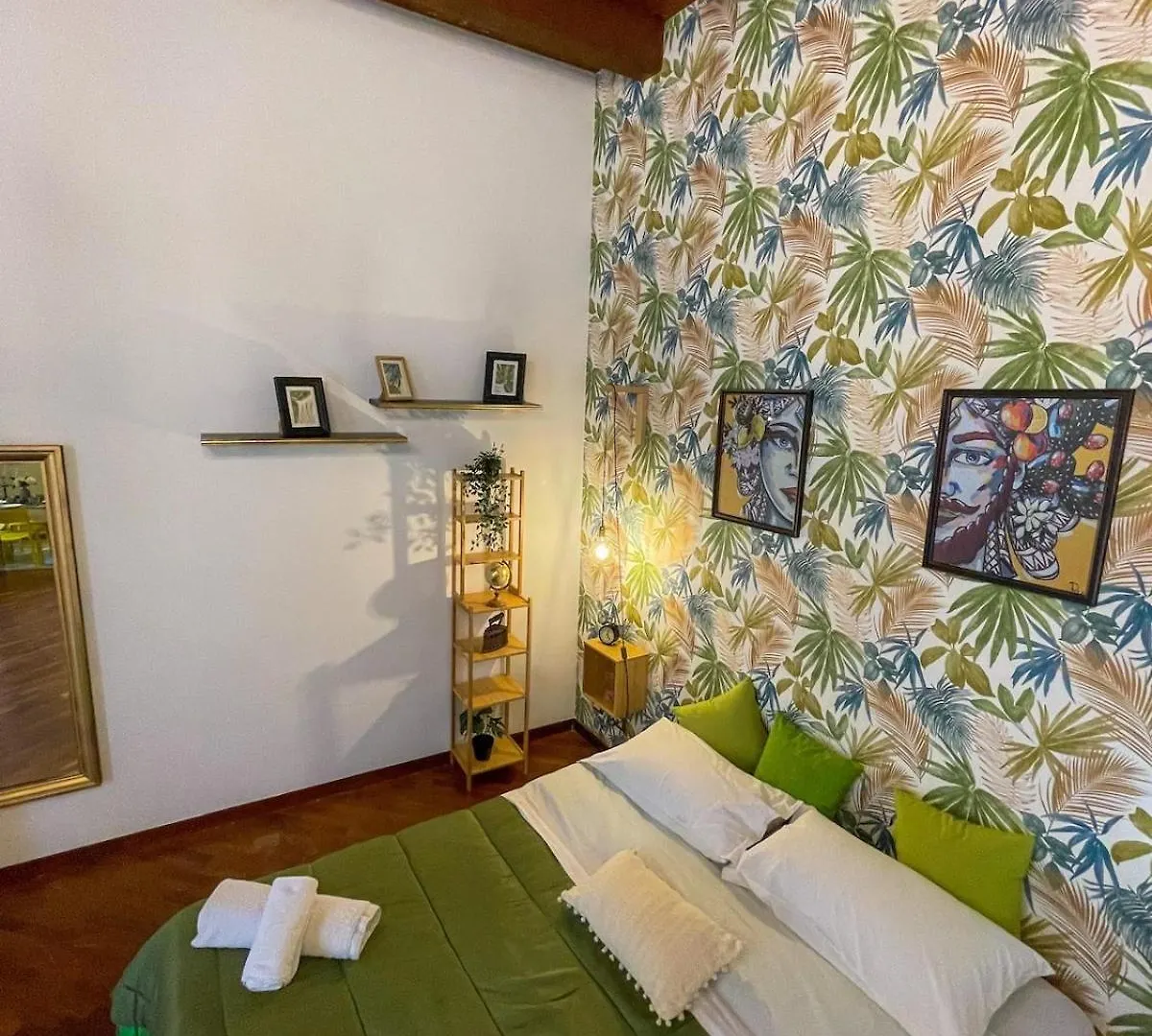 Charming House In The Historic Center Of Palermo Apartment 0*,