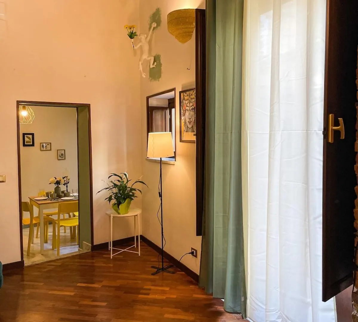 Charming House In The Historic Center Of Palermo Apartment