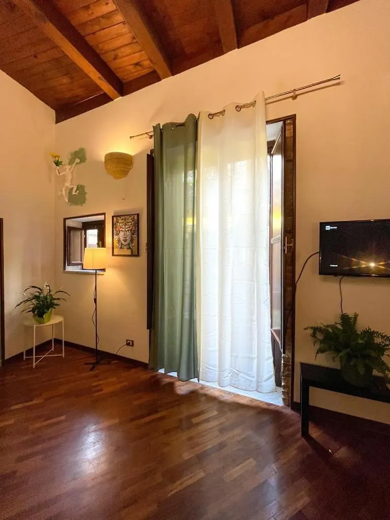 Charming House In The Historic Center Of Palermo Apartment