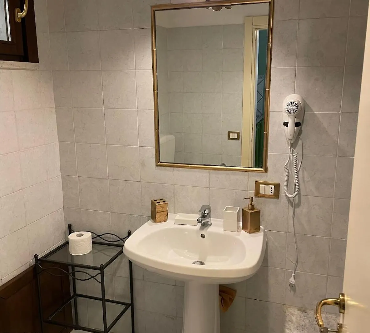 Charming House In The Historic Center Of Palermo Apartment