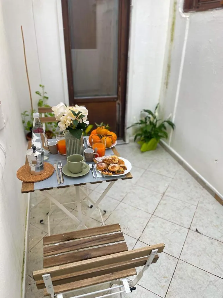 Charming House In The Historic Center Of Palermo Apartment