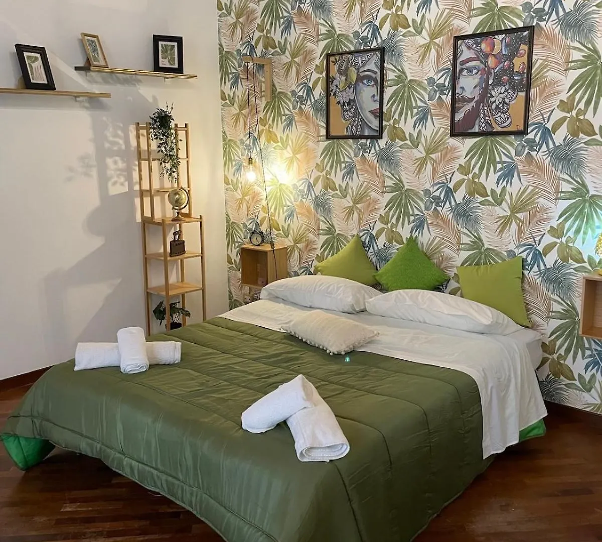 Charming House In The Historic Center Of Palermo Apartment